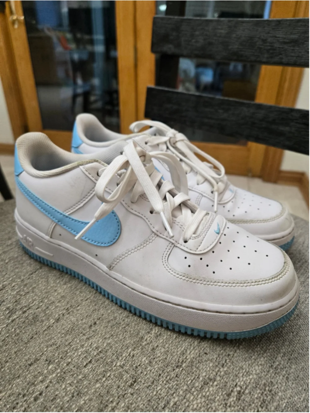 Youth Nike Air Force 1 White Light Blue Sneakers Size 6 Womens Size 7.5-8